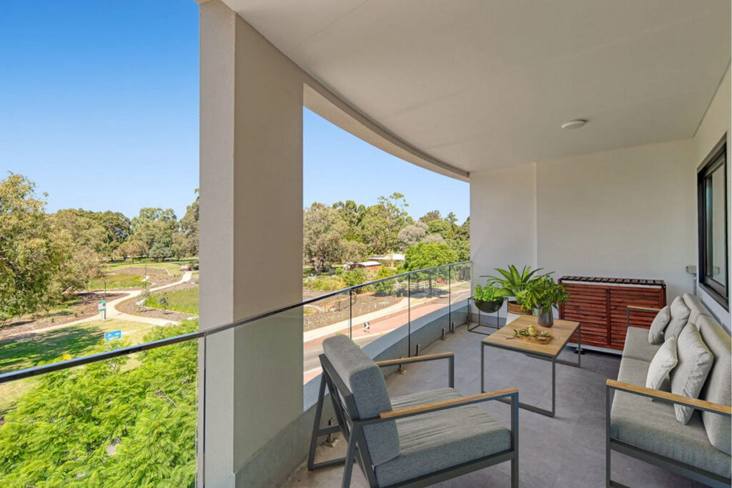 SLEEK URBAN OASIS