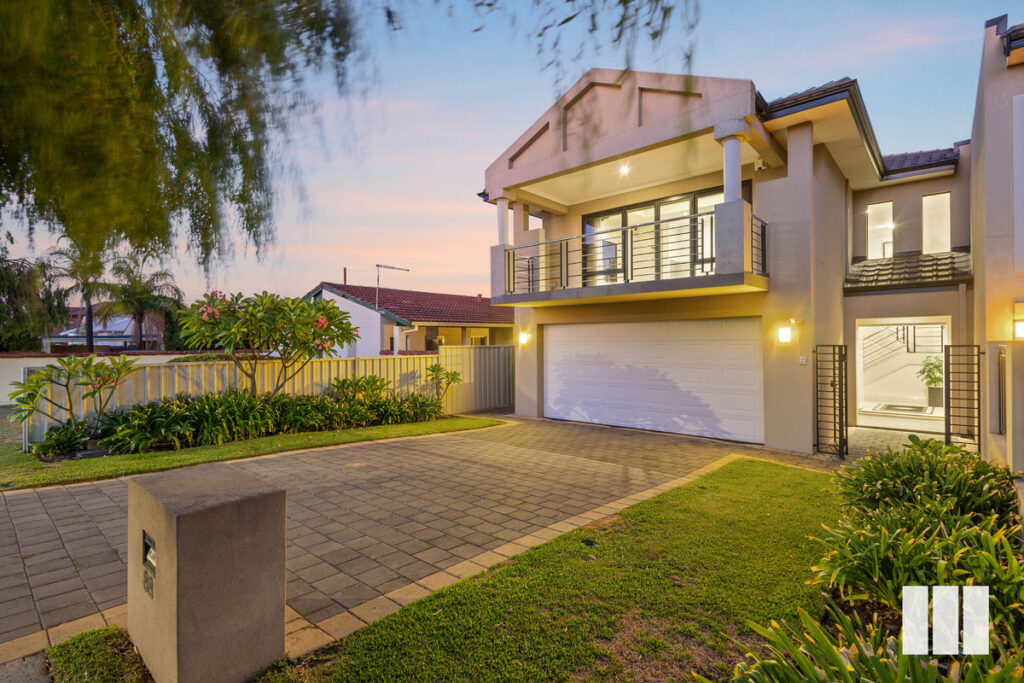 SUBLIME LUXURY LIVING ON A GRAND SCALE