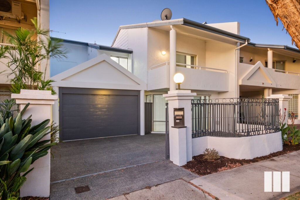COMFORTABLE LIVING IN COMO BEACH