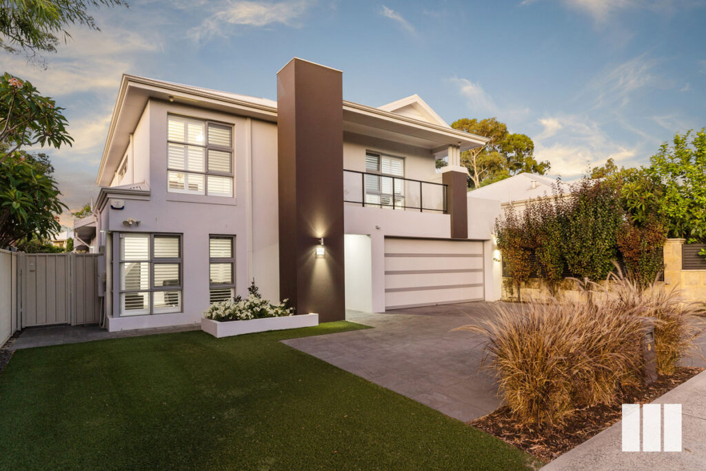 A STYLISH FAMILY RETREAT