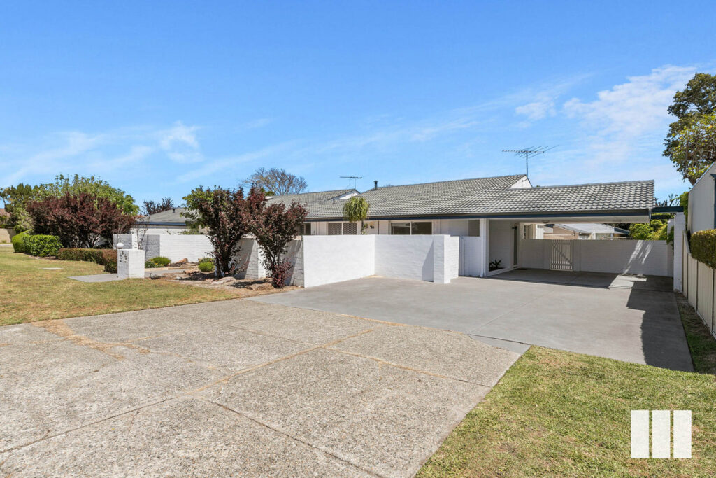 HIDDEN GEM IN APPLECROSS