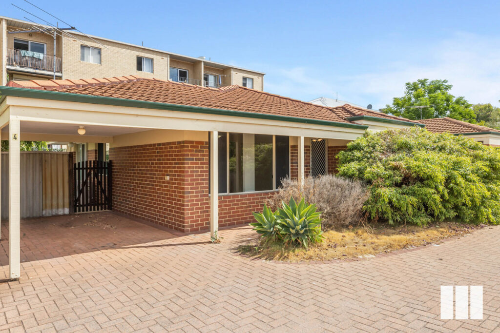 THREE BEDROOM CHARMER MINUTES FROM THE CBD!