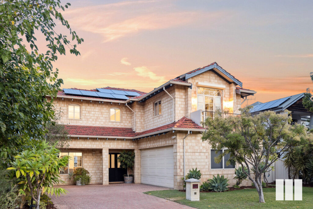 DRESS CIRCLE LUXURY LIVING