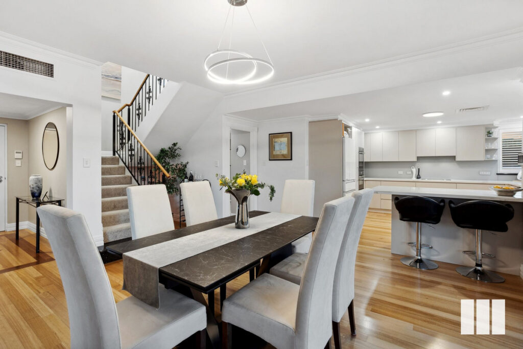 EXQUISITE PENTHOUSE WITH PANORAMIC VIEWS
