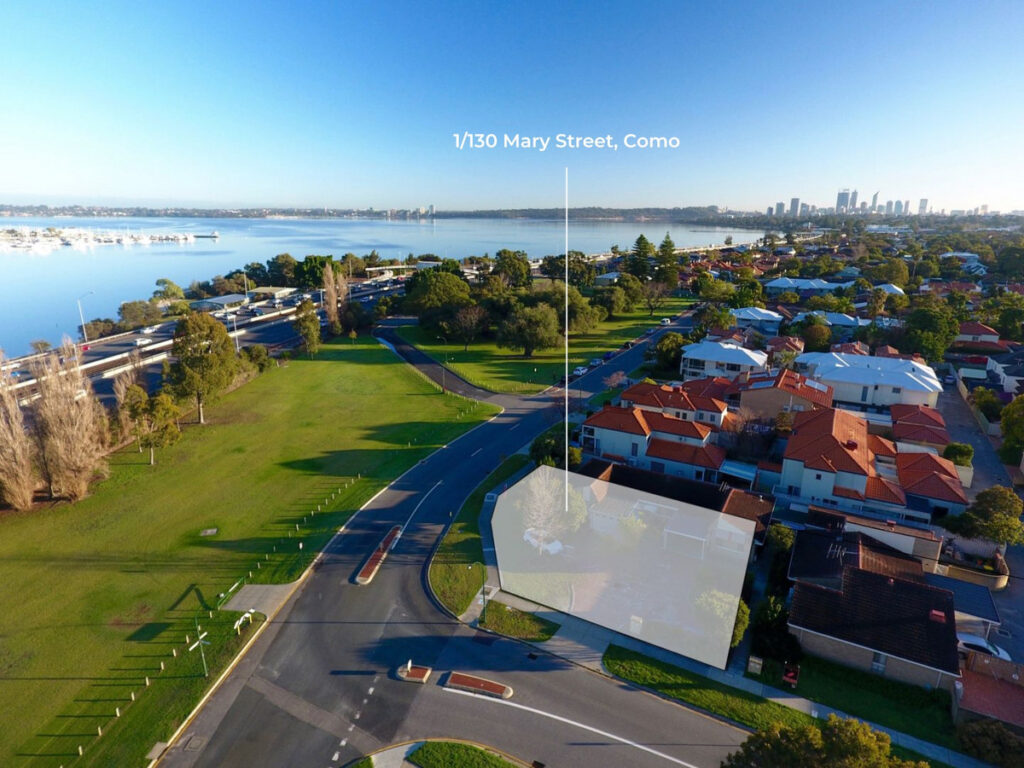SINGLE-LEVEL WATERFRONT LIVING