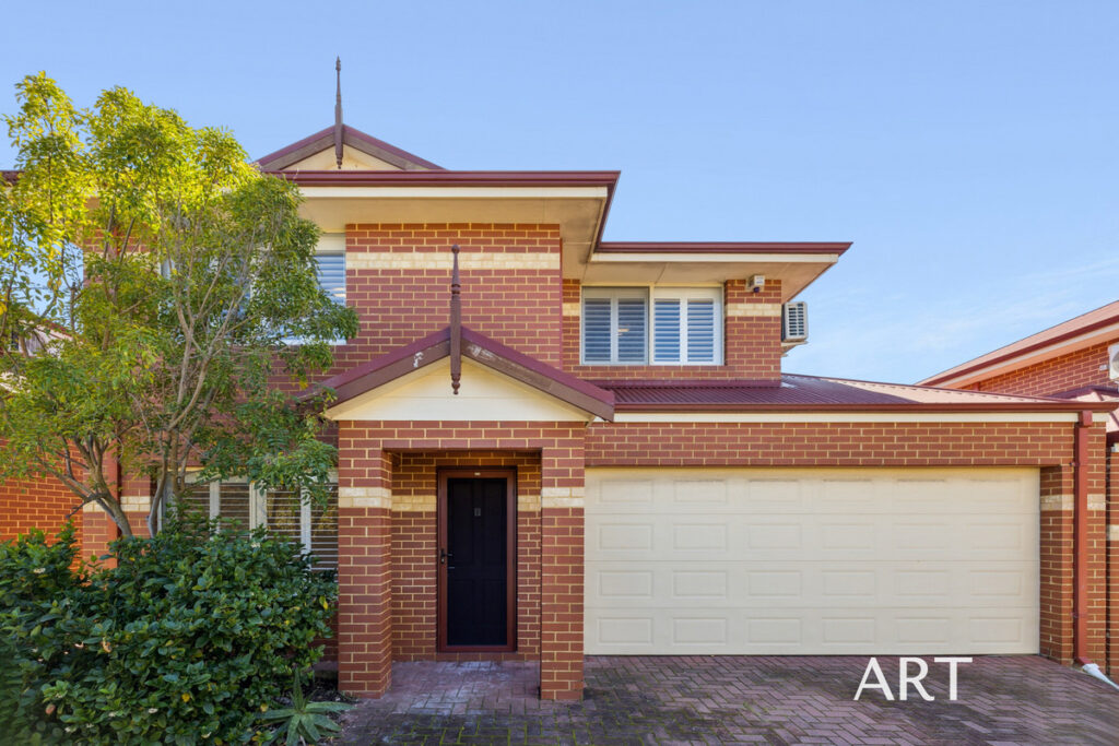 WELL-APPOINTED TOWNHOUSE THAT’S MOVE IN READY!