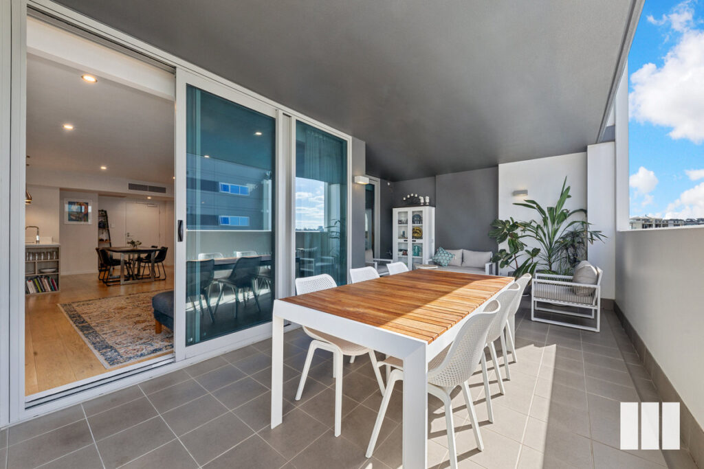 FULLY FURNISHED APARTMENT IN PRIME LOCATION