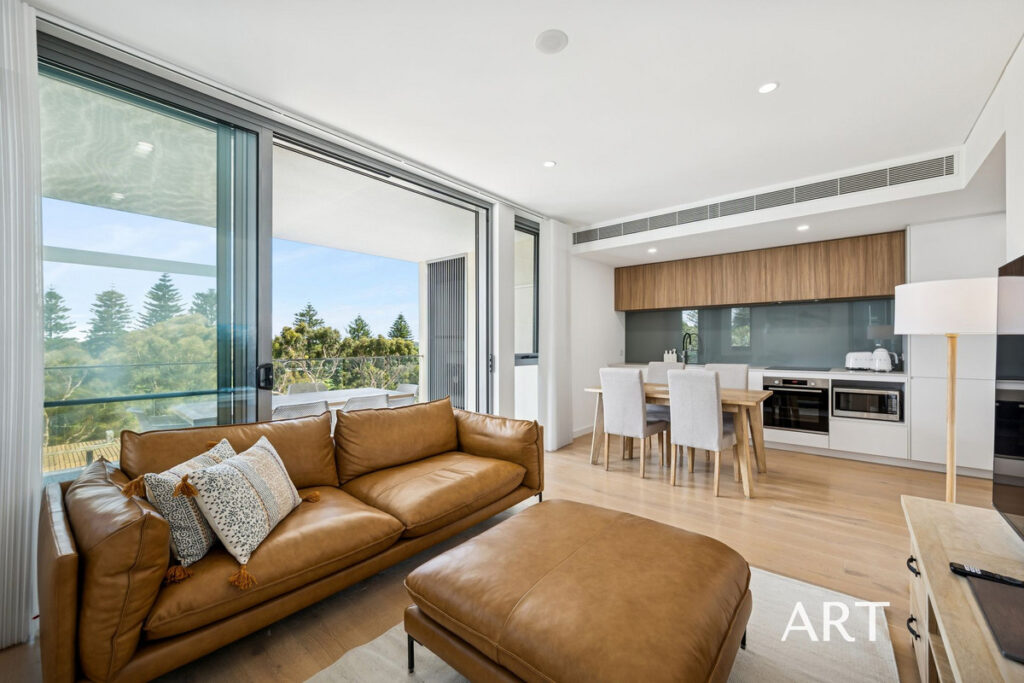 ELEVATED FULLY FURNISHED LIVING IN SOUTH PERTH