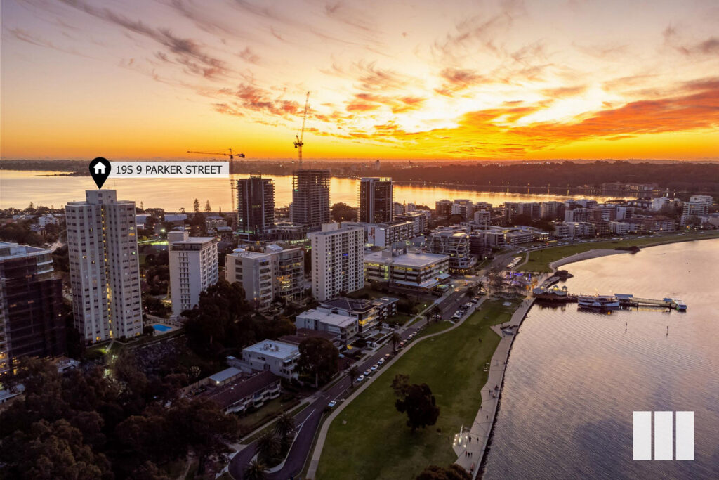 UNDER APPLICATION – UNINTERRUPTED 180 DEGREE RIVER VIEWS