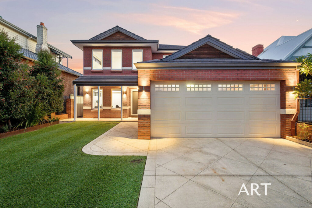 LIGHT FILLED LUXURY FOR THE MODERN FAMILY!