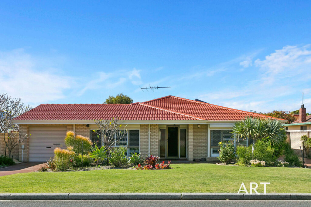 YOUR DREAM LIFESTYLE AWAITS!