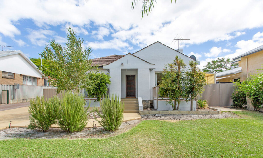 CHARMING CHARACTER COTTAGE – Under application