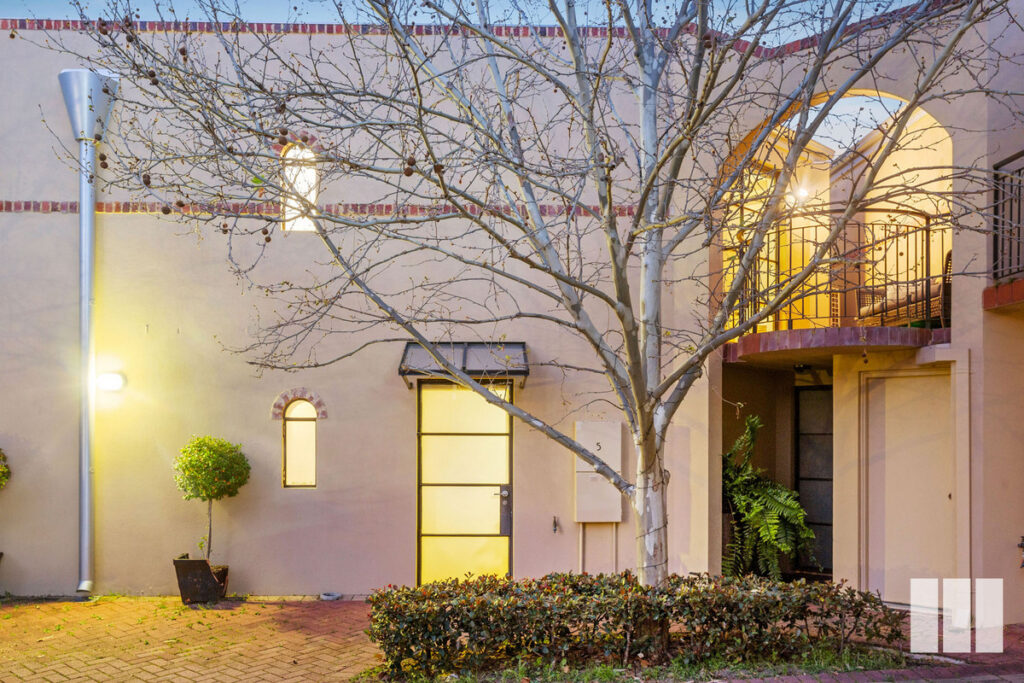 STYLISH URBAN LIVING
