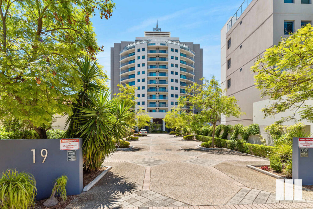 CONTEMPORARY SOUTH PERTH – FULLY FURNISHED