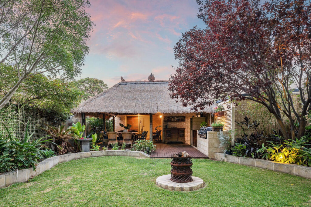 SIMPLY STUNNING FAMILY OASIS