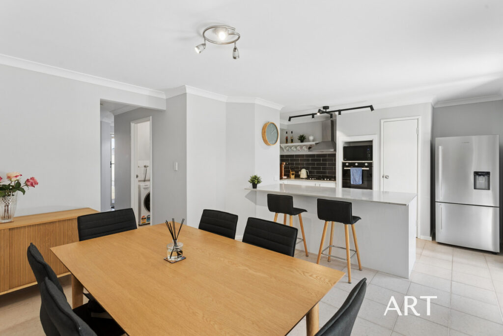 MODERN TOWNHOUSE MINUTES FROM THE CBD