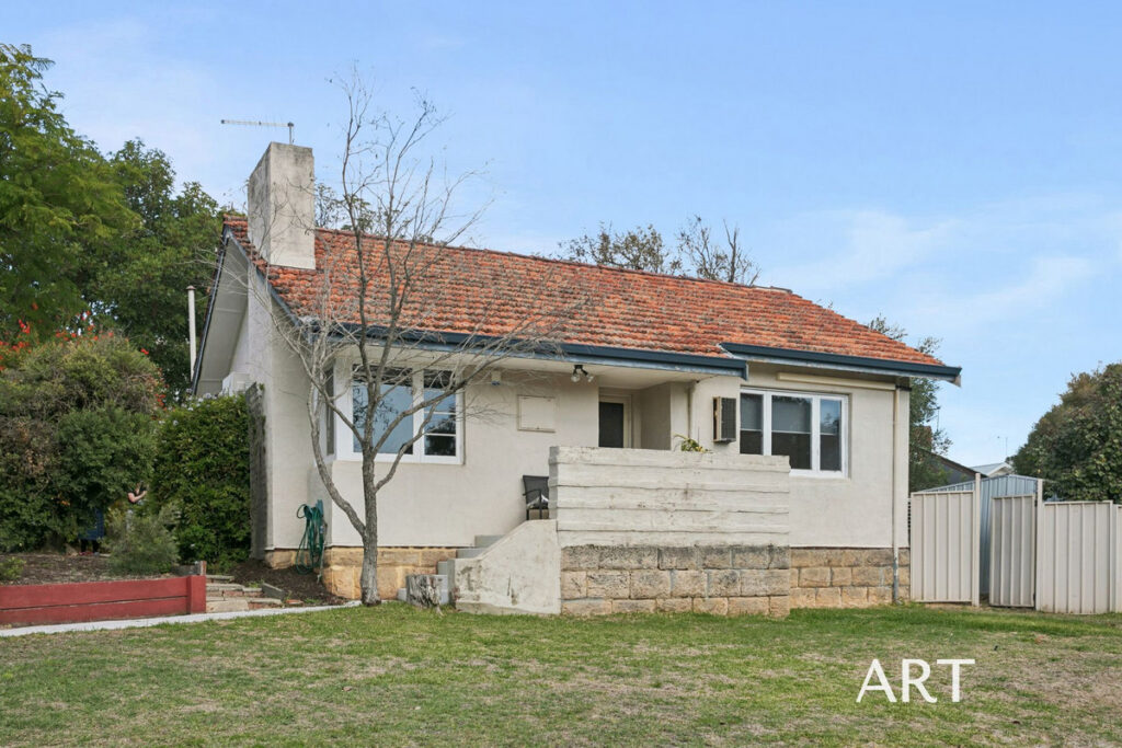 UNDER APPLICATION – Charm and convenience in St James