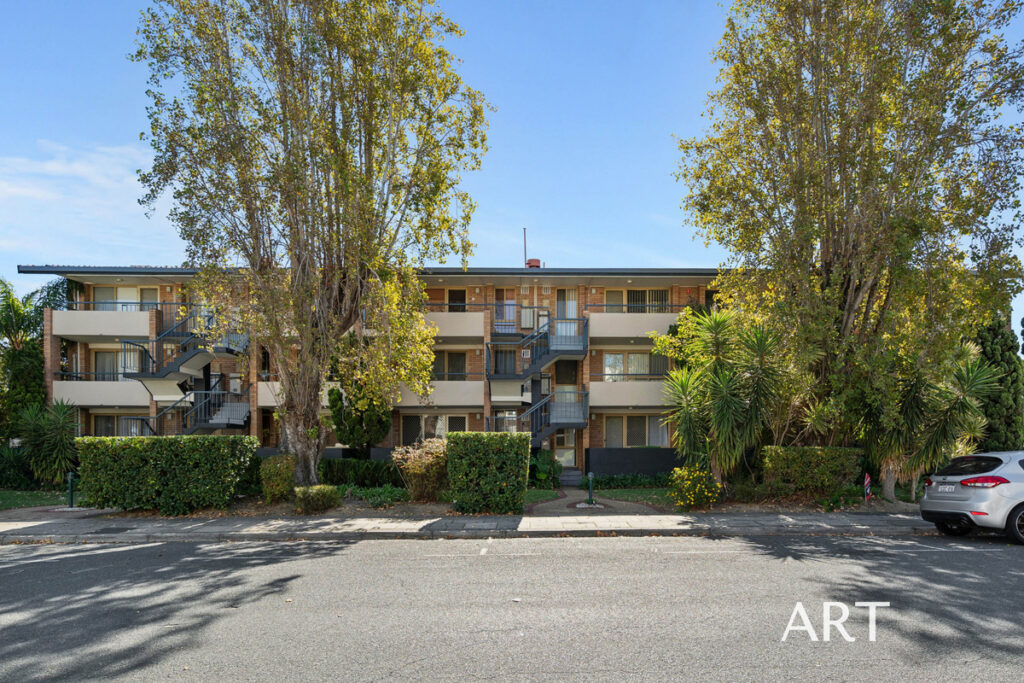 GROUND FLOOR COURTYARD LIVING IN SOUTH PERTH’S SWEET SPOT