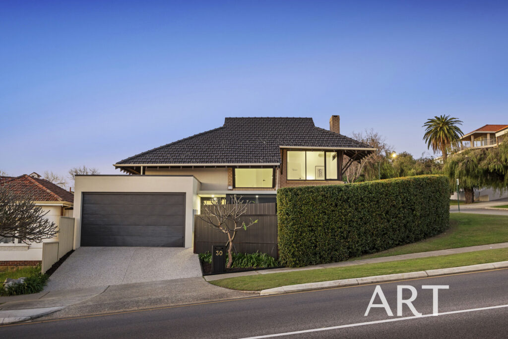 SLEEK INTERIORS, EFFORTLESS ENTERTAINING