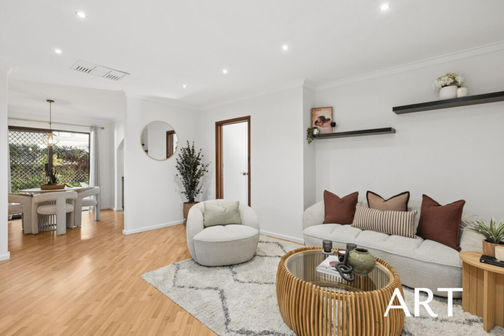 PRIVATE, PRACTICAL & PERFECTLY PLACED IN COMO
