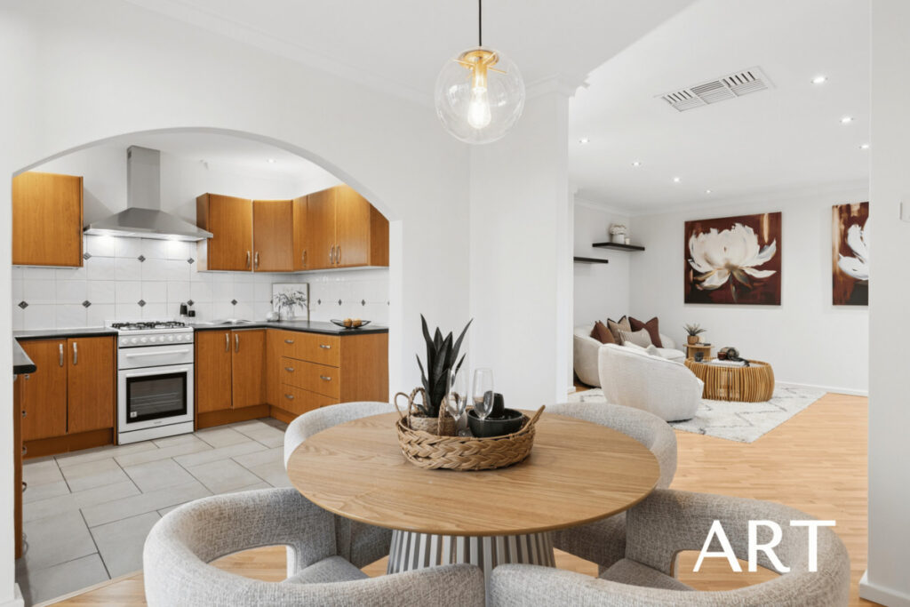 PRIVATE, PRACTICAL & PERFECTLY PLACED IN COMO