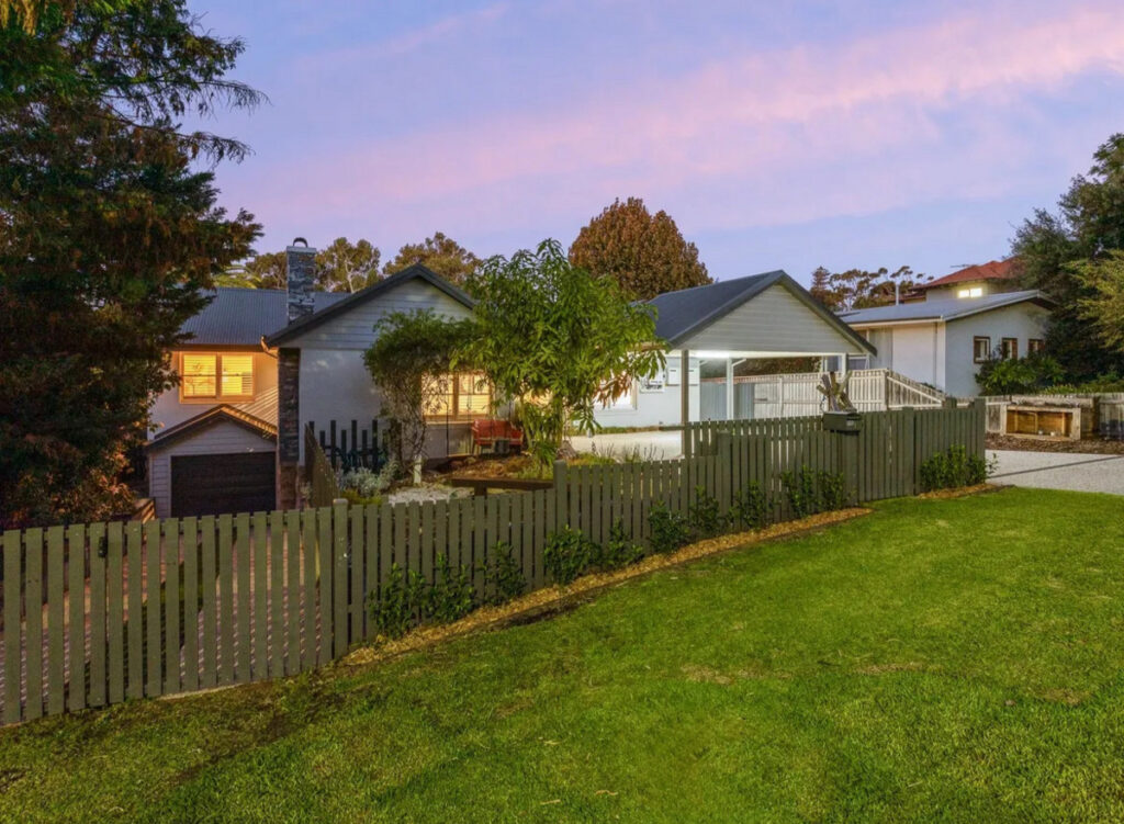 ** Under Application ** EXQUISITE FAMILY HOME